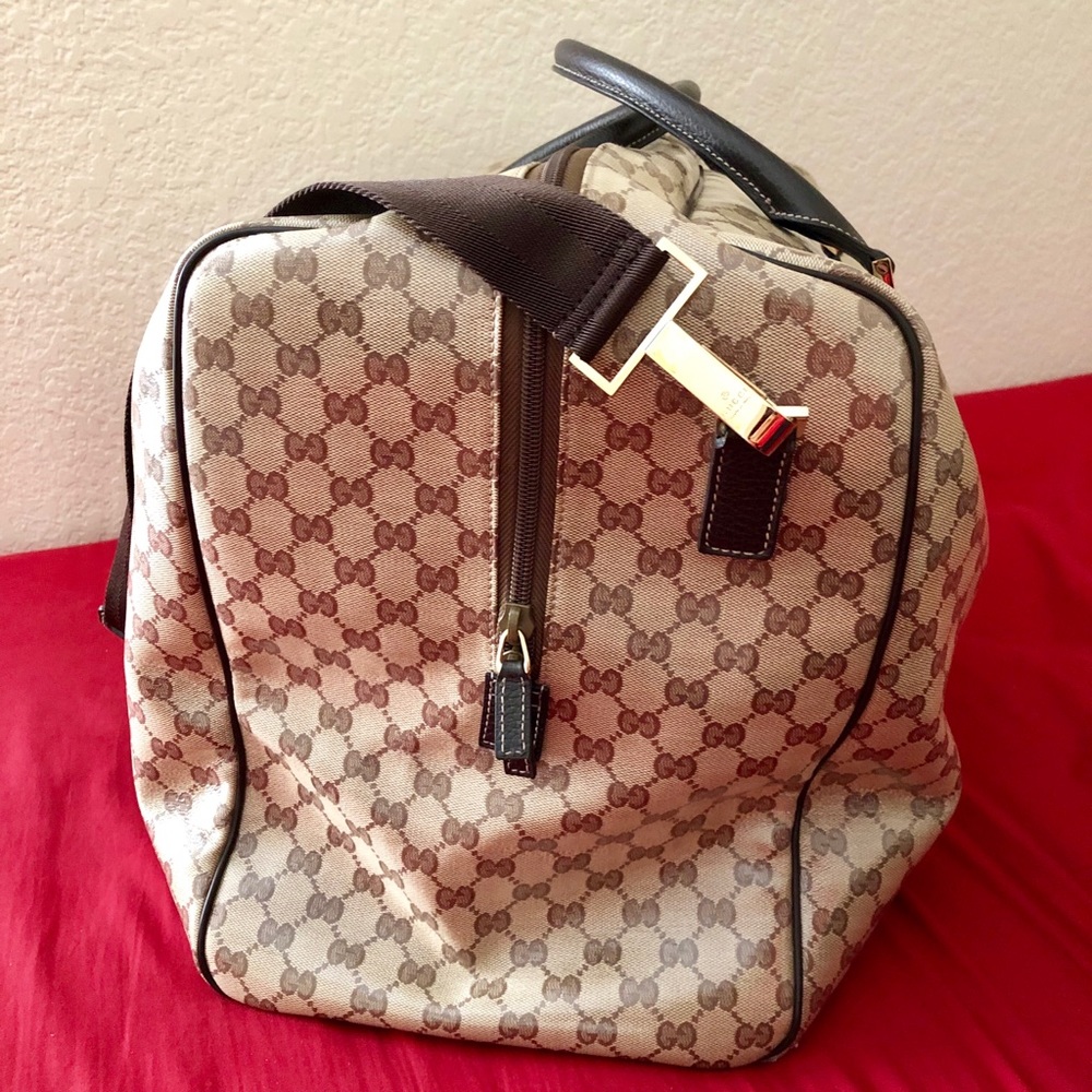💯 Authentic GUCCI Bundle - Picture 2 of 7